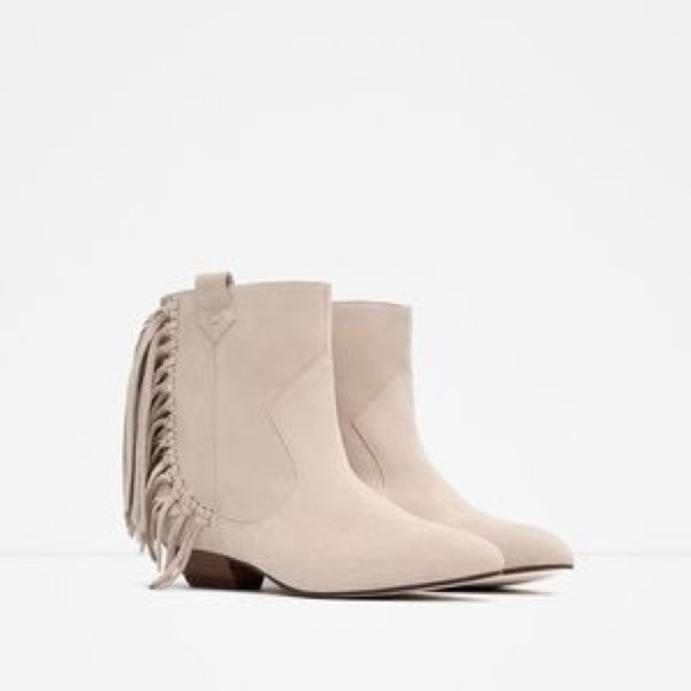 NWT Zara Suede Cream Flat Ankle Boots with Fringe